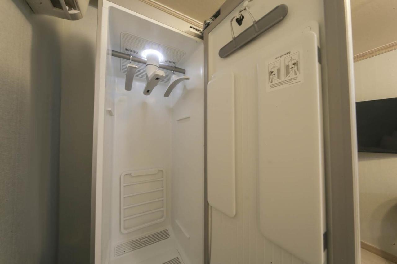 Goodstay Grand Motel Чхунчхон Экстерьер фото