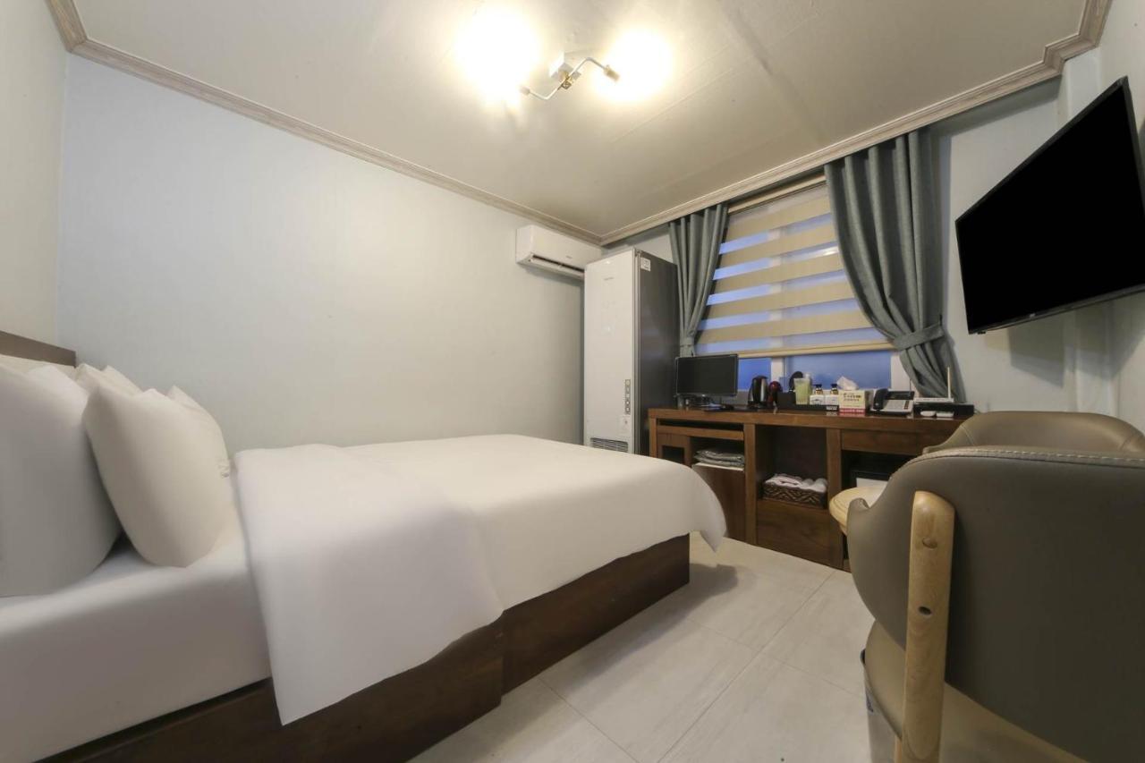Goodstay Grand Motel Чхунчхон Экстерьер фото