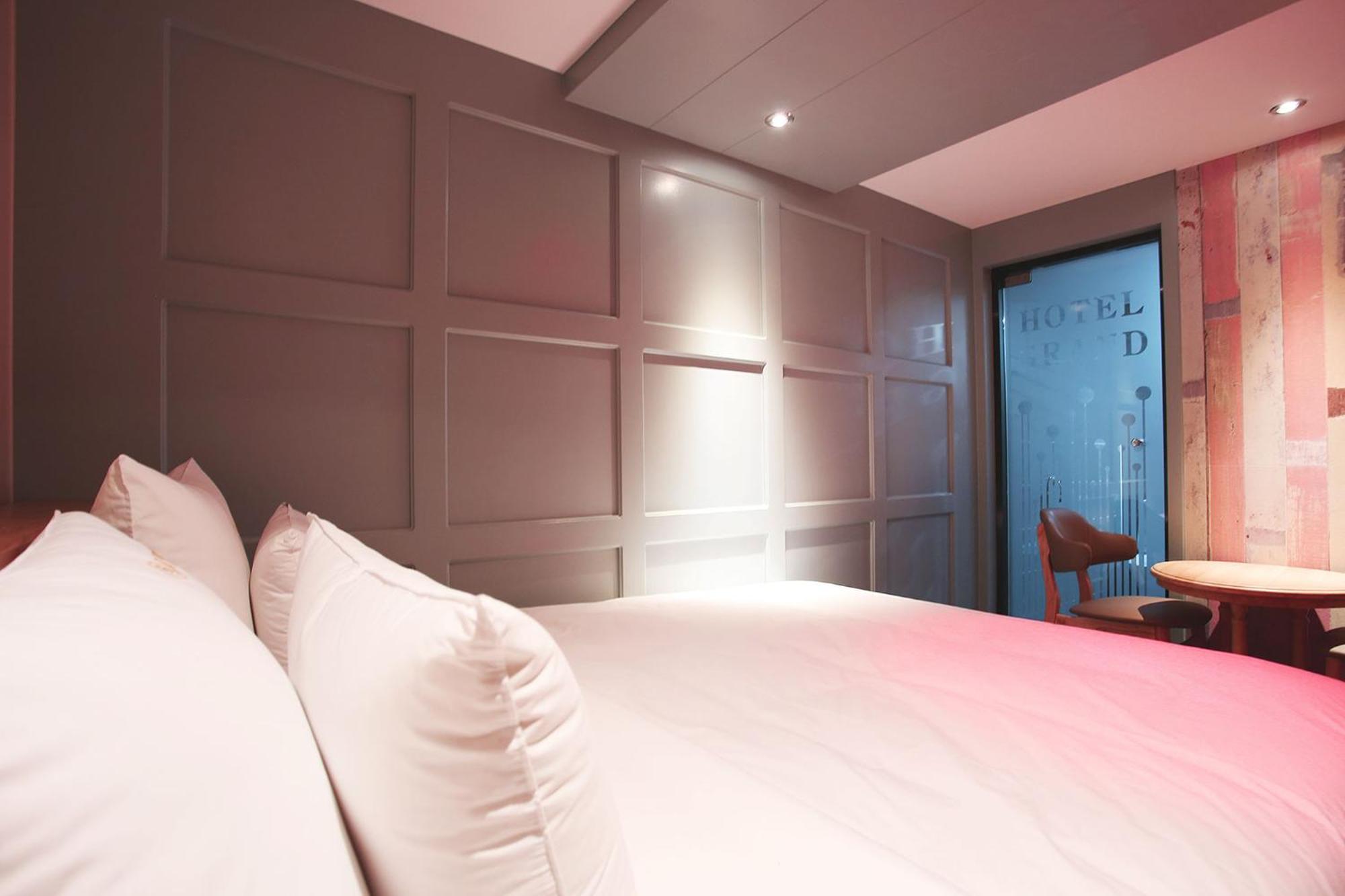 Goodstay Grand Motel Чхунчхон Экстерьер фото